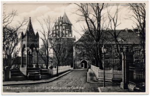 Allenstein Schloß mit Kopernikus-Denkmal (unfelaufen )