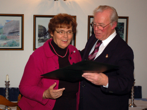 Die frühere Landtagsabgeordnete und Vorsitzende der Deutsch–Polnischen Gesellschaft in Osnabrück Irmgard Vogelsang wurde am 8. Januar 2011 zum Ehrenmitglied der Kreisgemeinschaft Allenstein-Land e. V. ernannt.